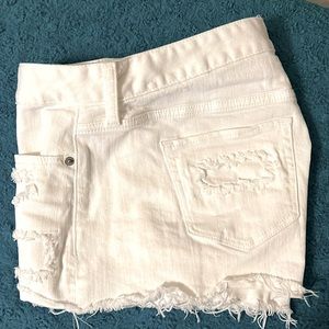 White denim short